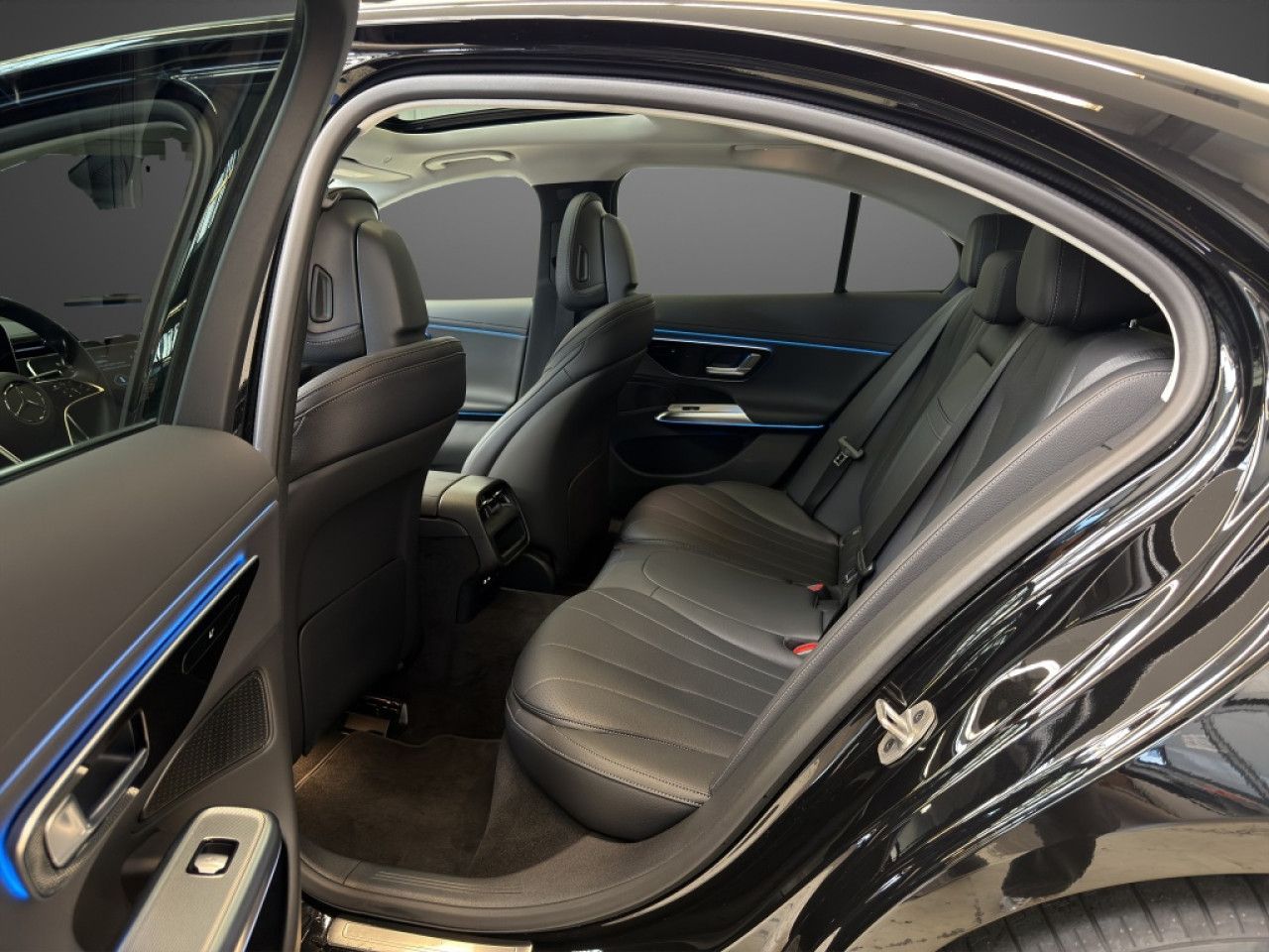 Mercedes-Benz E-Klasse – Bild 8