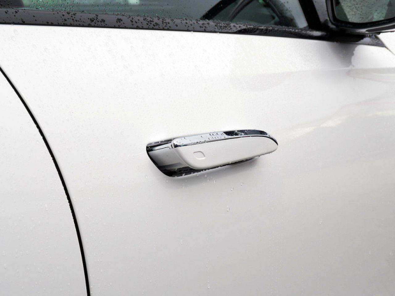 Mercedes-Benz E-Klasse – Bild 9