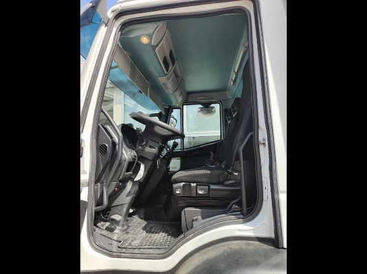 Vehicle image 17 / 20