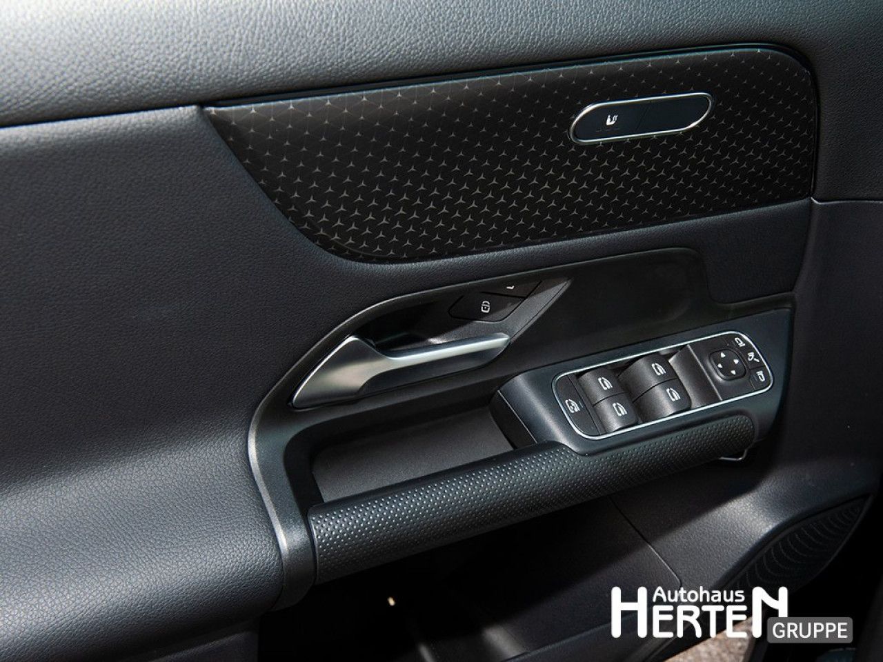 Mercedes-Benz GLA – Bild 2