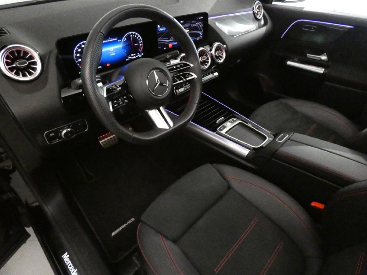 Photo du v&eacute;hicule 14 / 18