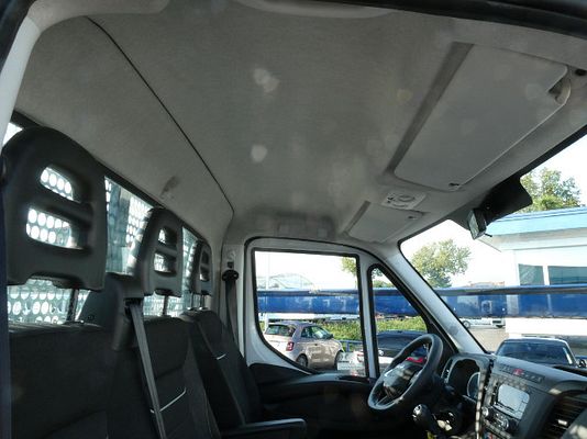 Vehicle image 12 / 14