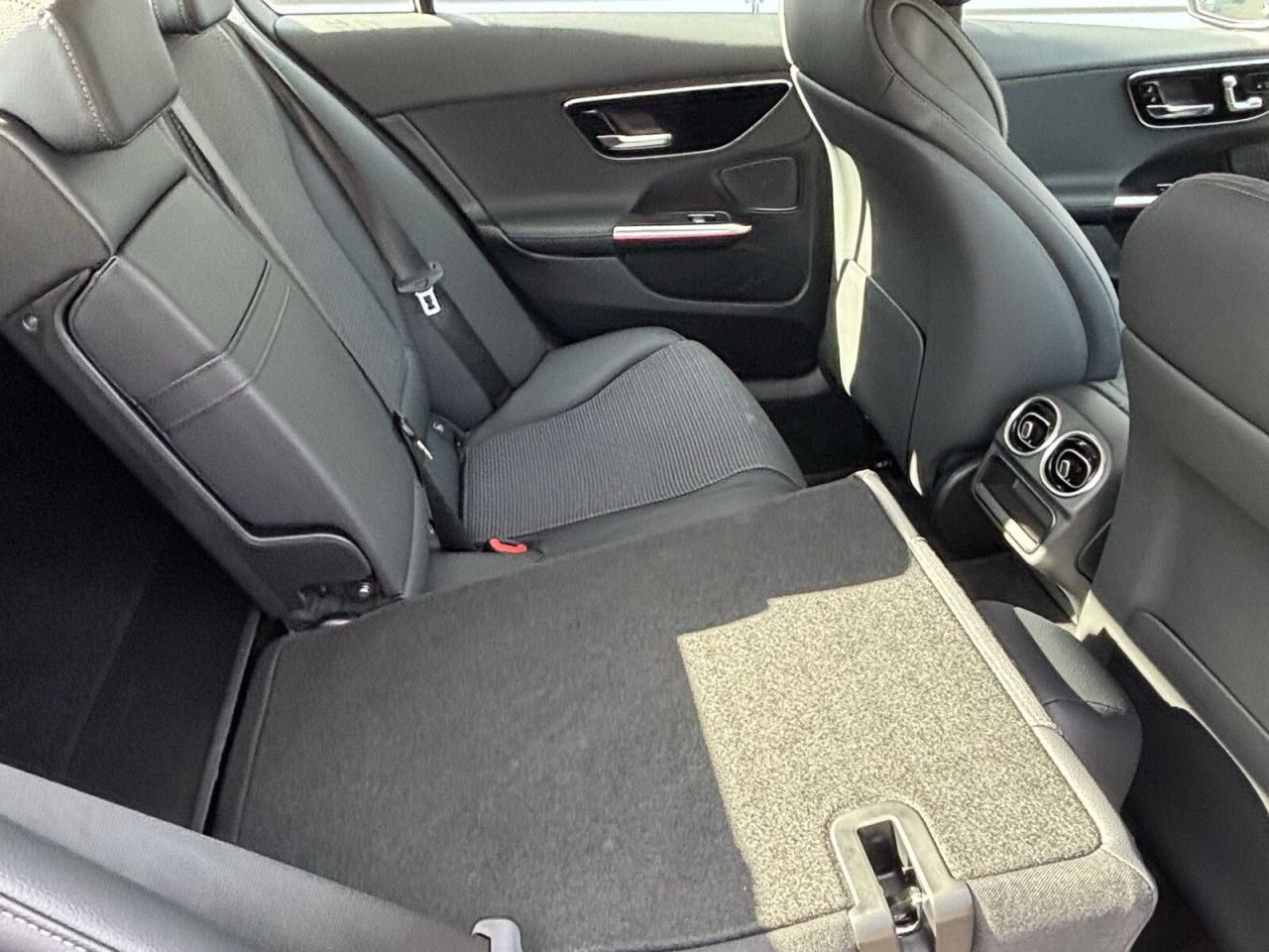 Mercedes-Benz C-Klasse – Bild 18