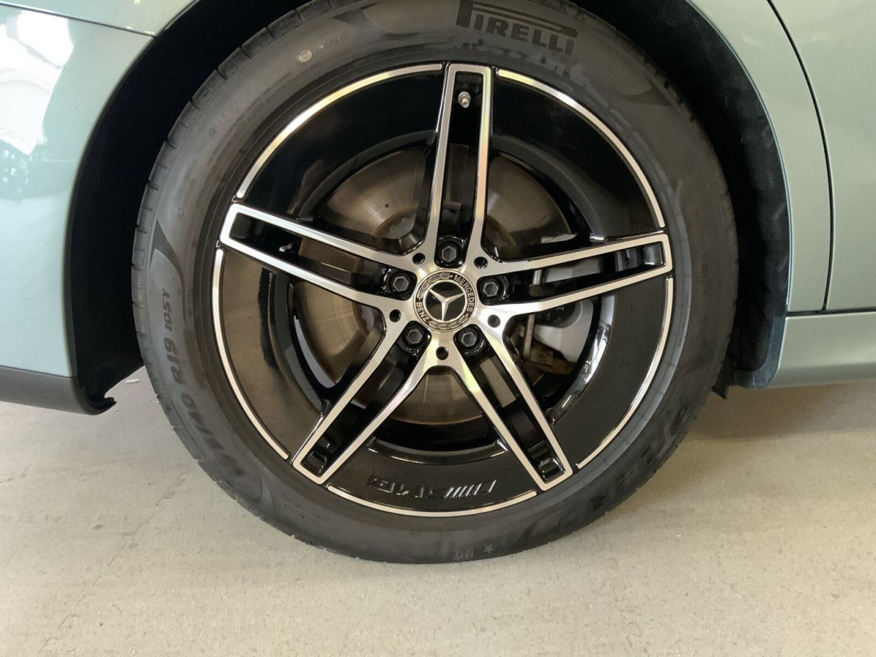 Mercedes-Benz E-Klasse – Bild 8