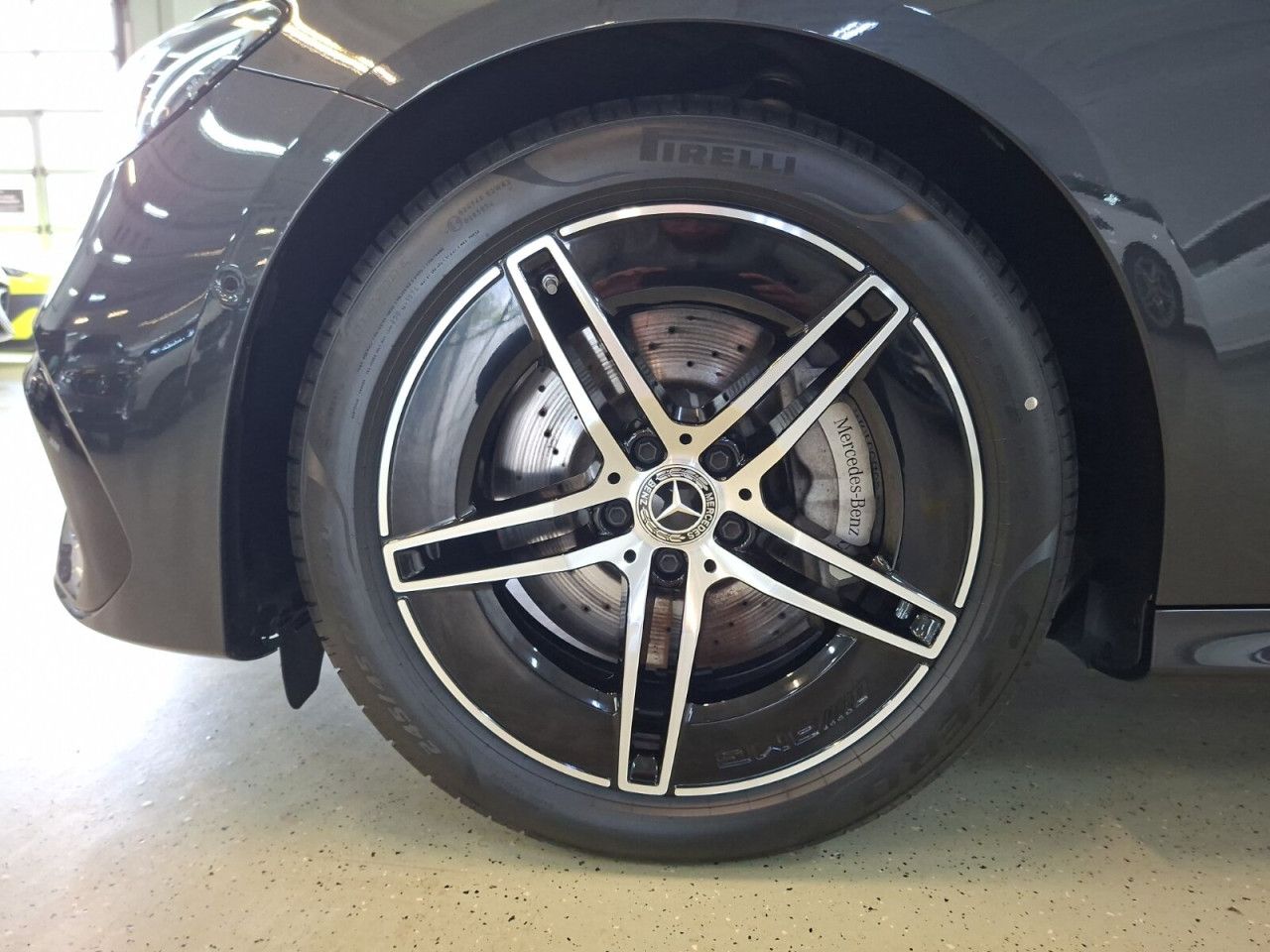 Mercedes-Benz E-Klasse – Bild 9