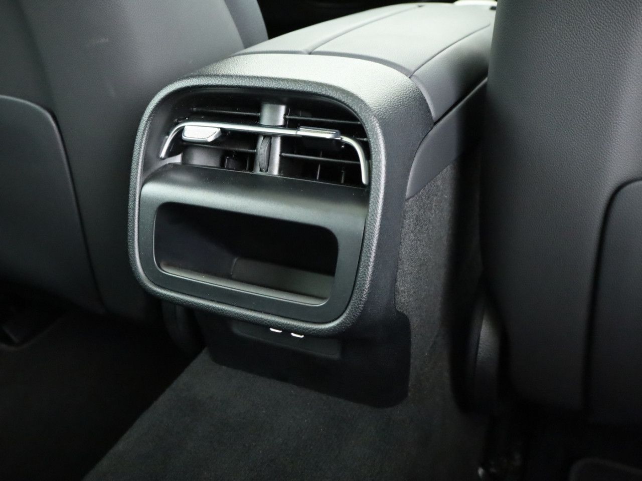 Mercedes-Benz E-Klasse – Bild 24