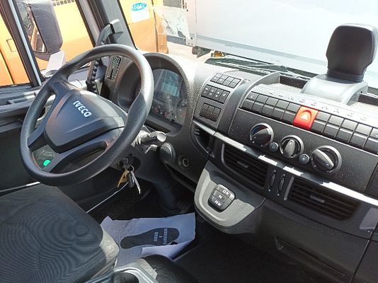 Vehicle image 5 / 5