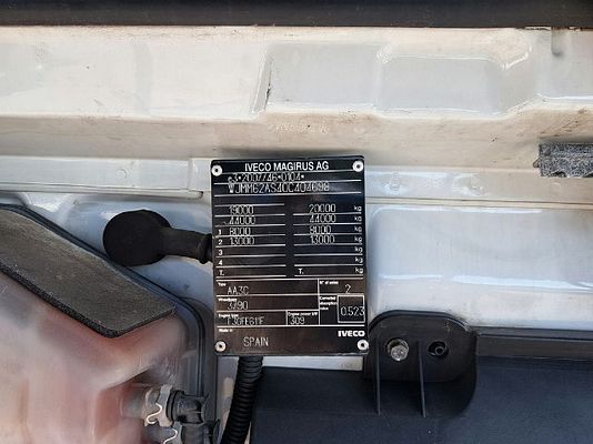 Vehicle image 2 / 16