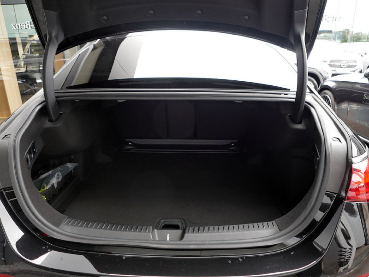 Mercedes-Benz E-Klasse – Bild 11