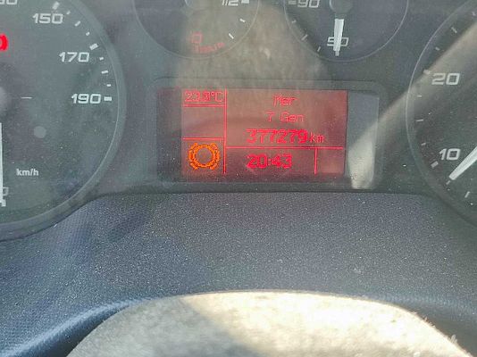 Vehicle image 8 / 10