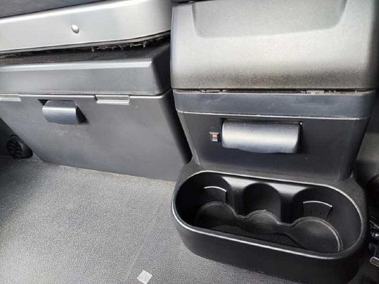 Vehicle image 9 / 14