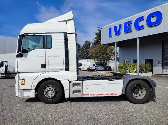 Vehicle image 2 / 10