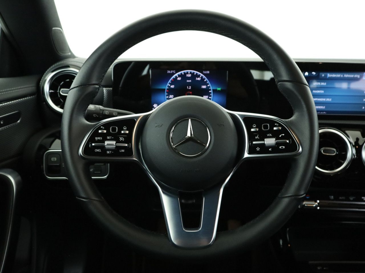 Mercedes-Benz CLA – Bild 11