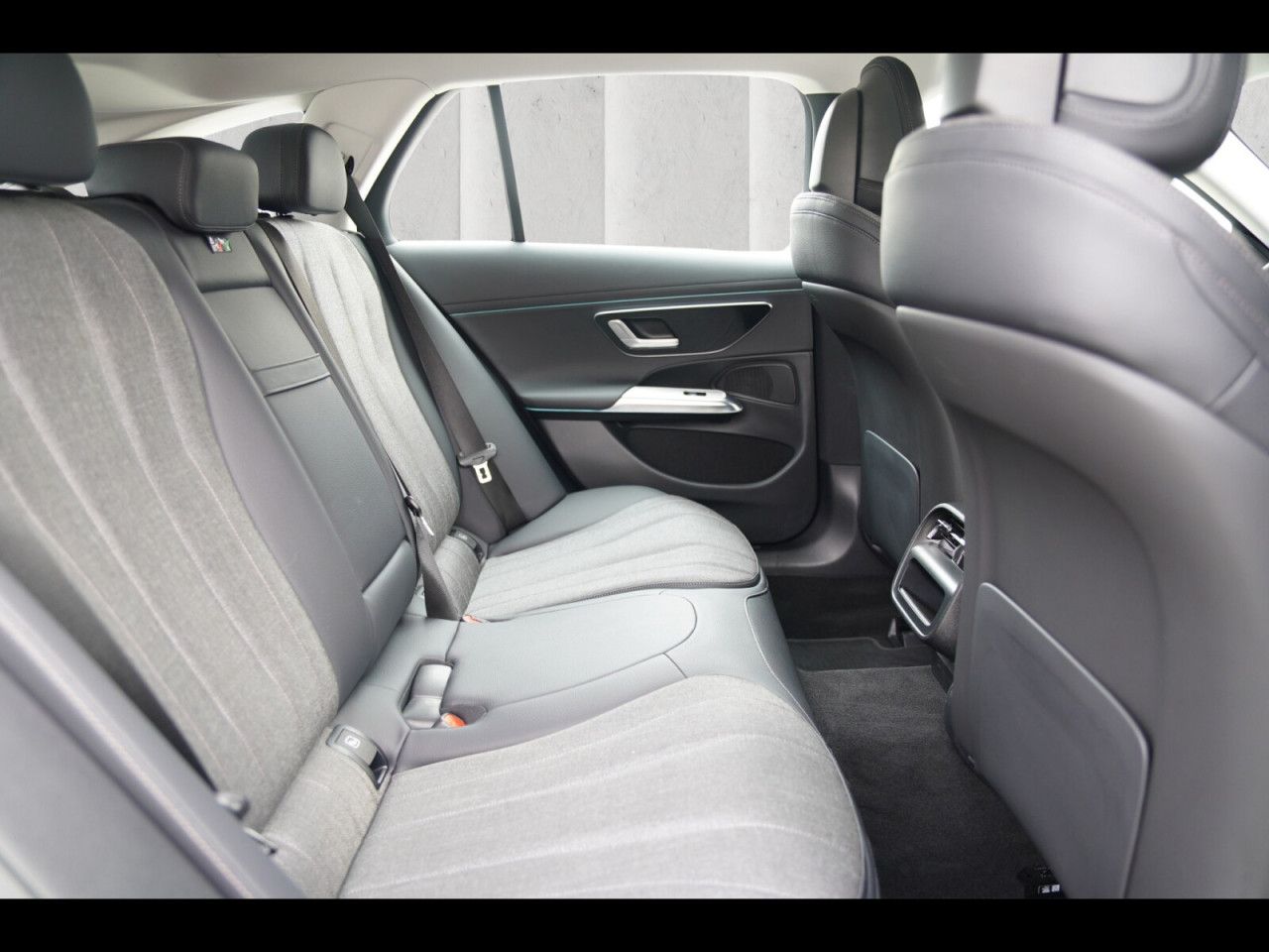 Mercedes-Benz E-Klasse – Bild 11