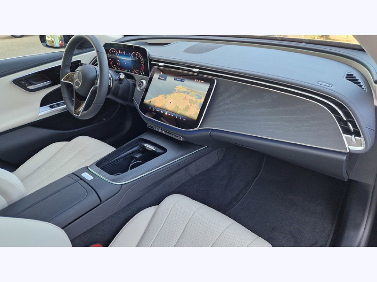 Photo du v&eacute;hicule 14 / 18