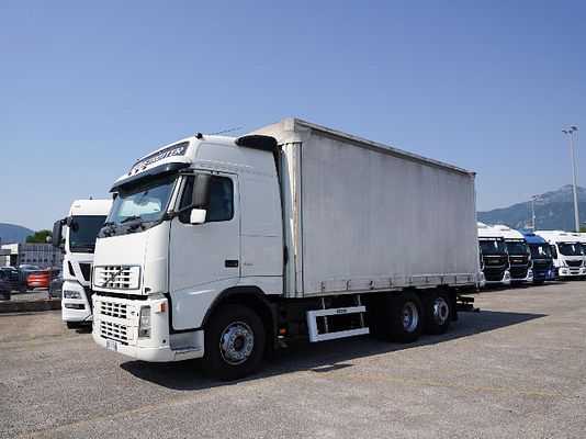 Vehicle image 7 / 16