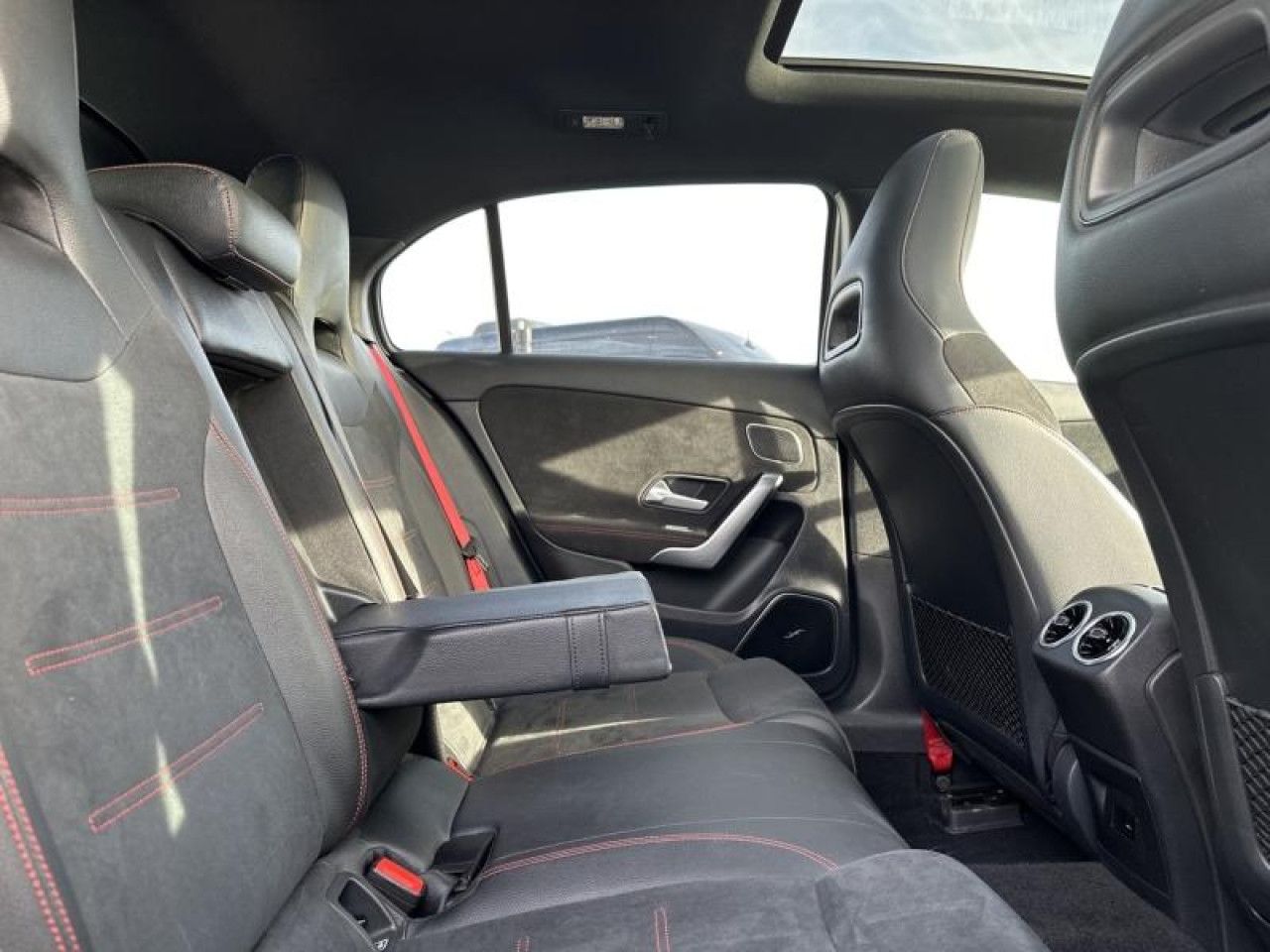 Photo du v&eacute;hicule 14 / 18