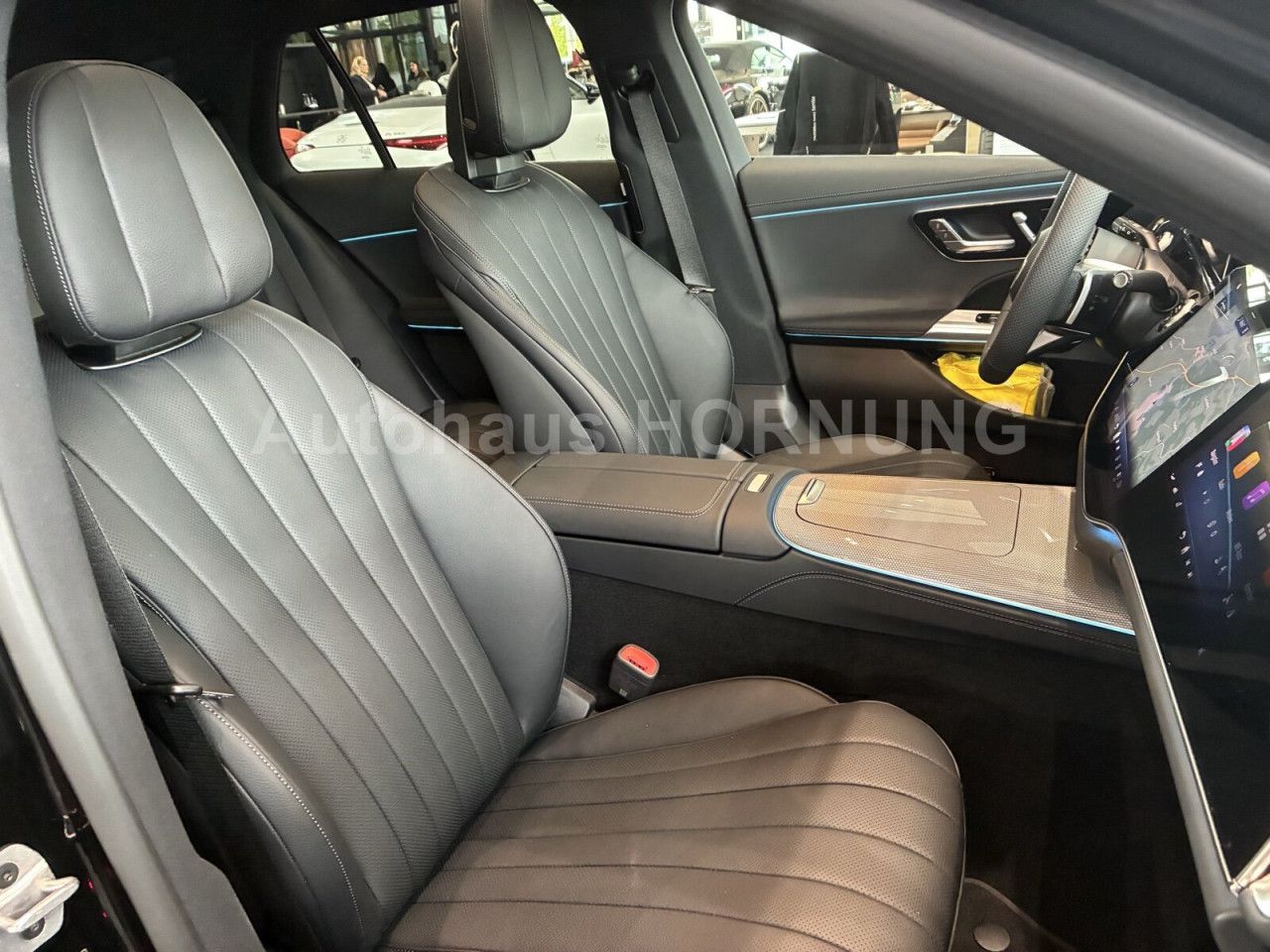 Mercedes-Benz E-Klasse – Bild 24