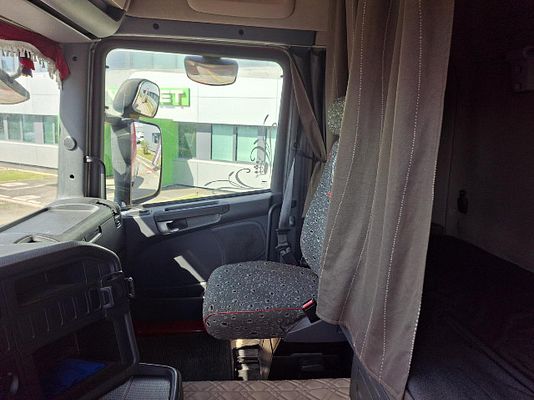 Vehicle image 6 / 7