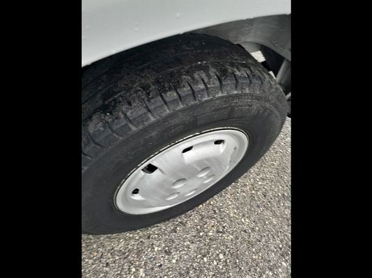 Vehicle image 12 / 21