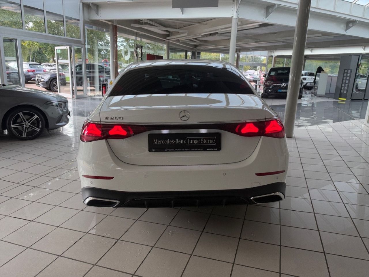 Mercedes-Benz E-Klasse – Bild 22