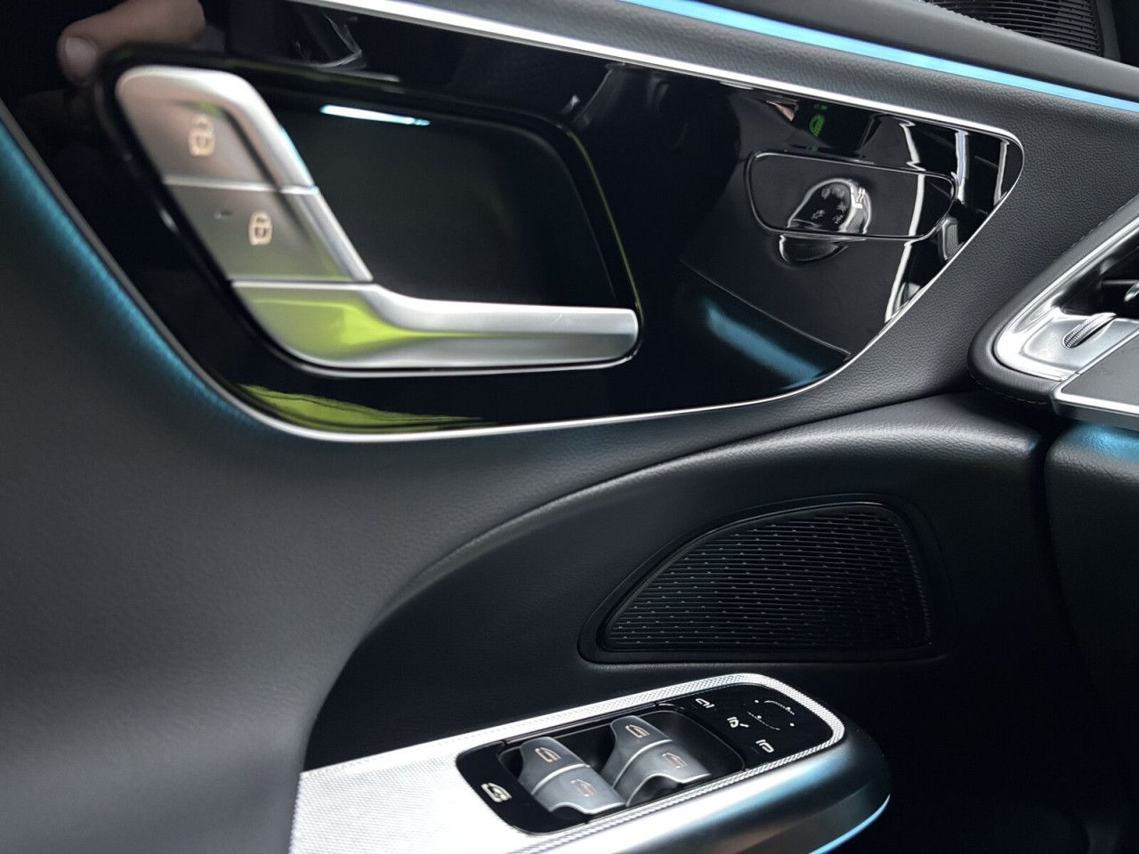 Mercedes-Benz E-Klasse – Bild 14