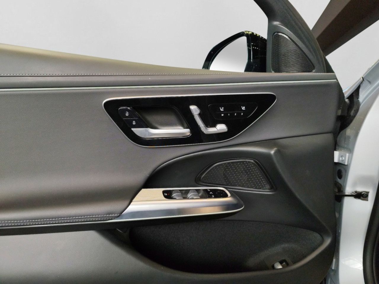 Mercedes-Benz E-Klasse – Bild 17