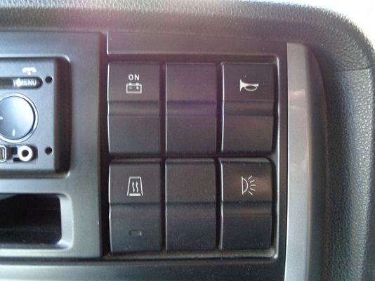 Vehicle image 13 / 15