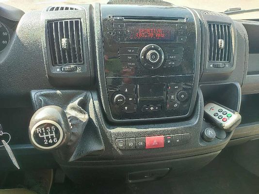 Vehicle image 9 / 11