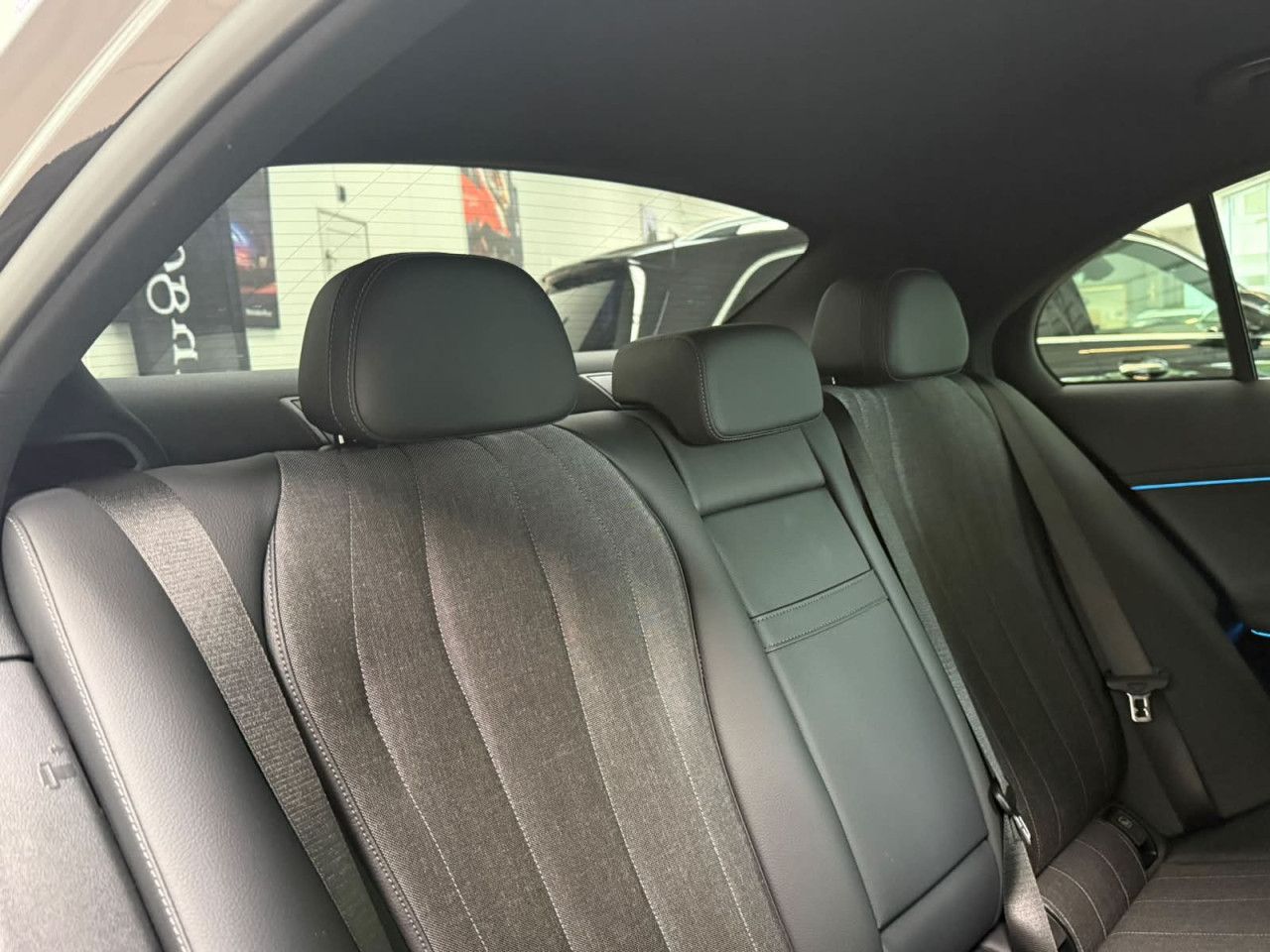 Mercedes-Benz E-Klasse – Bild 18