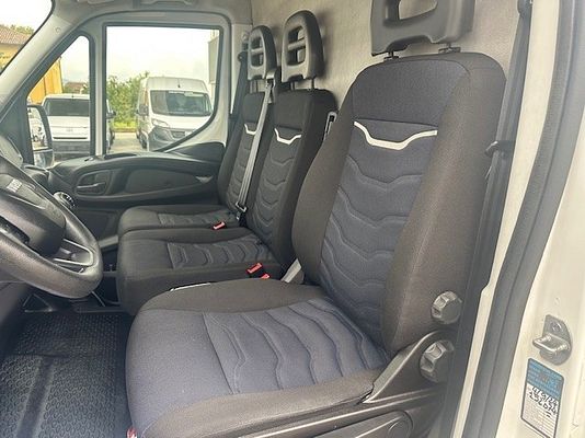 Vehicle image 19 / 19