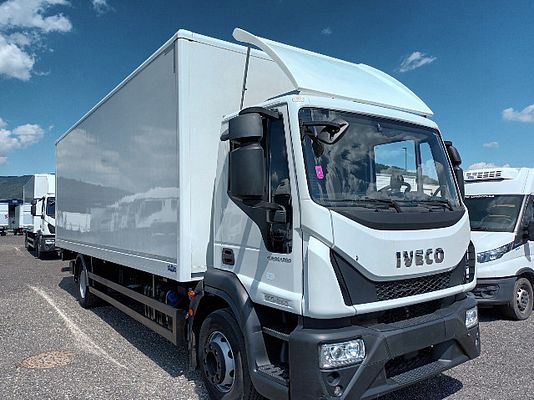 Vehicle image 2 / 5