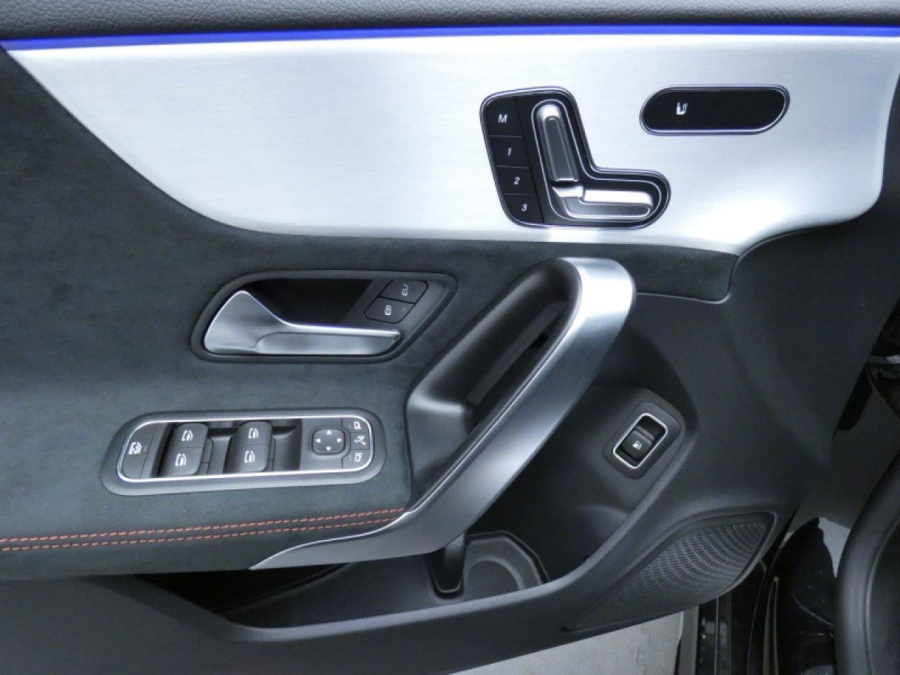 Photo du v&eacute;hicule 11 / 18