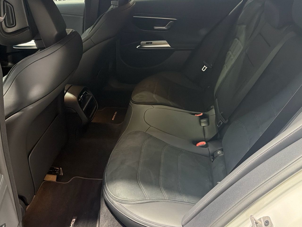 Mercedes-Benz E-Klasse – Bild 17