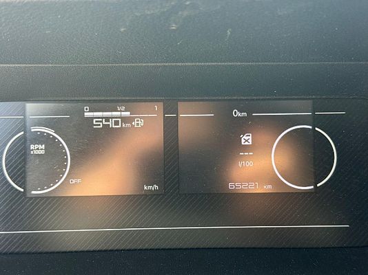 Vehicle image 6 / 14