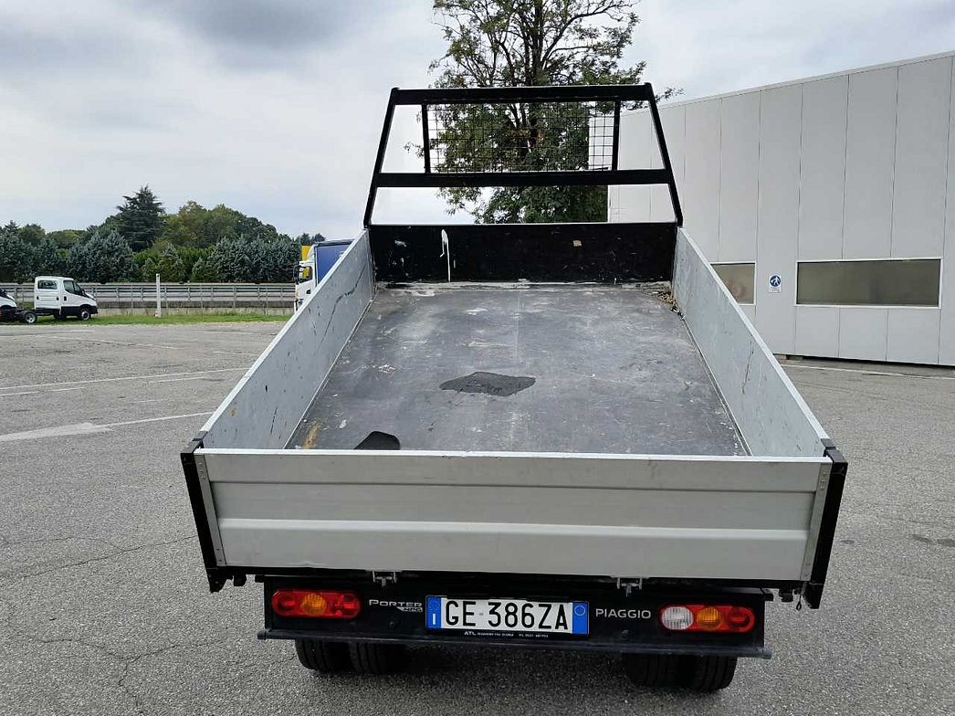 Piaggio | NP6 TW TIPP 300 SR LPG 253 TOP WHITE