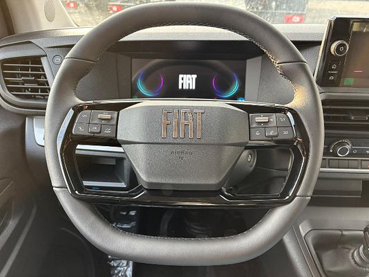 Vehicle image 11 / 15