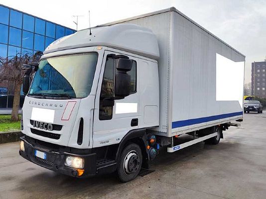 Vehicle image 1 / 15