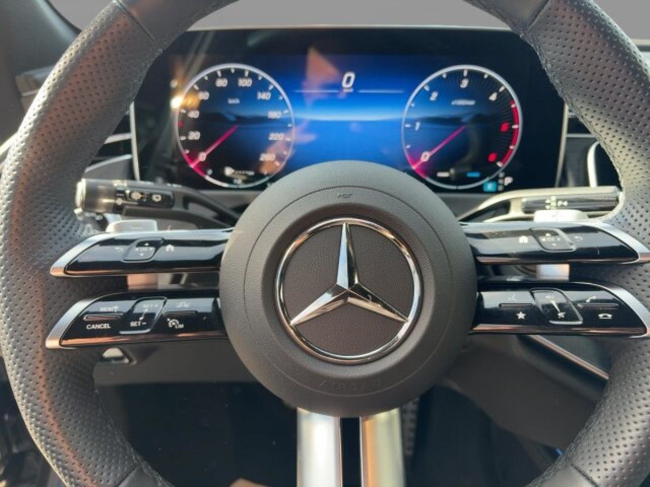 Mercedes-Benz E-Klasse – Bild 9