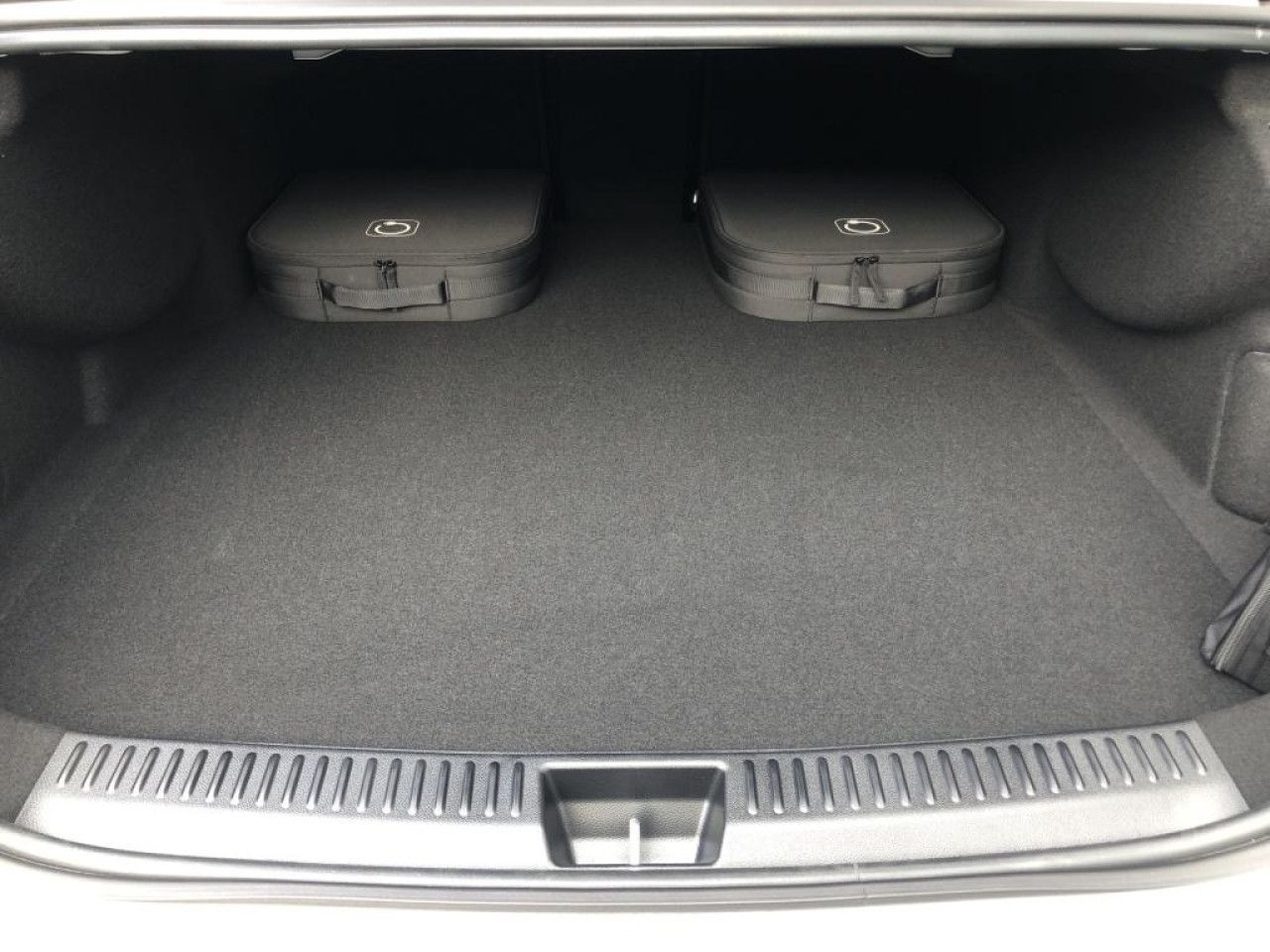 Mercedes-Benz E-Klasse – Bild 12