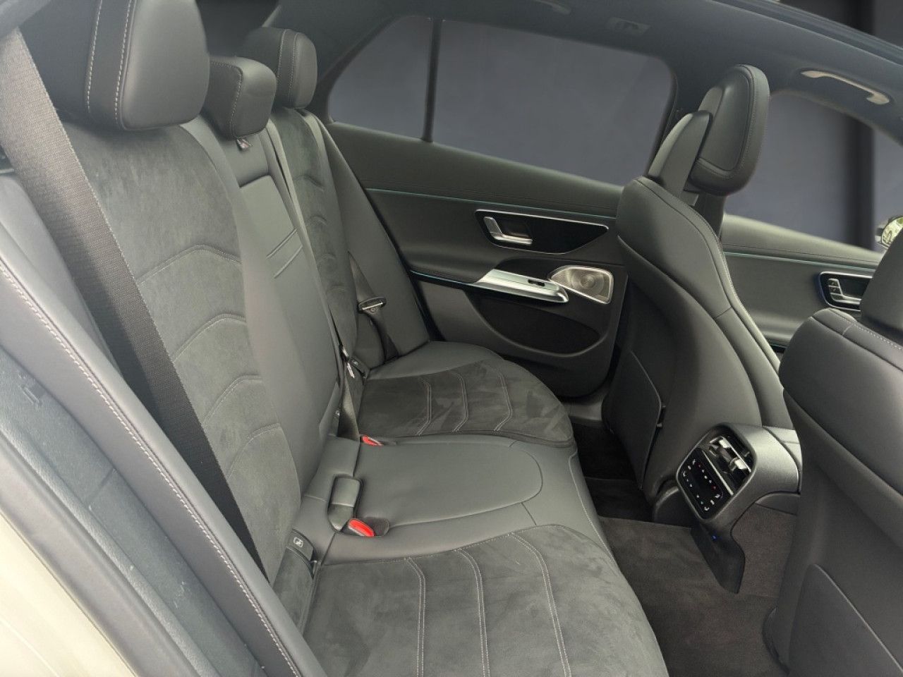 Mercedes-Benz E-Klasse – Bild 13