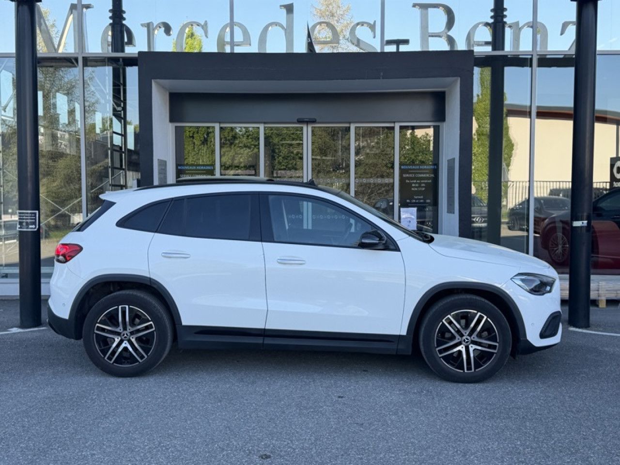 Photo du v&eacute;hicule 3 / 18