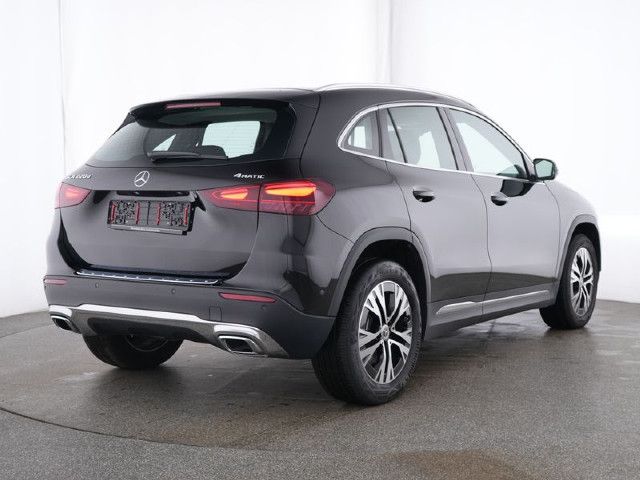 Mercedes-Benz GLA 220