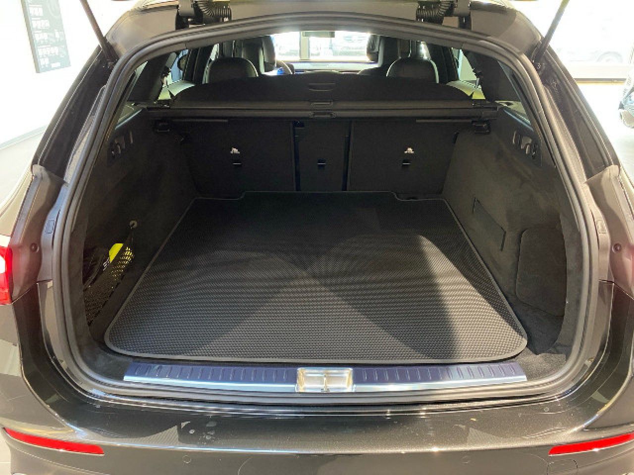 Mercedes-Benz E-Klasse – Bild 12