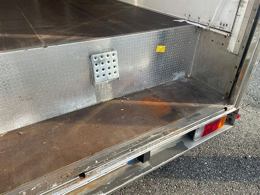 Vehicle image 11 / 19