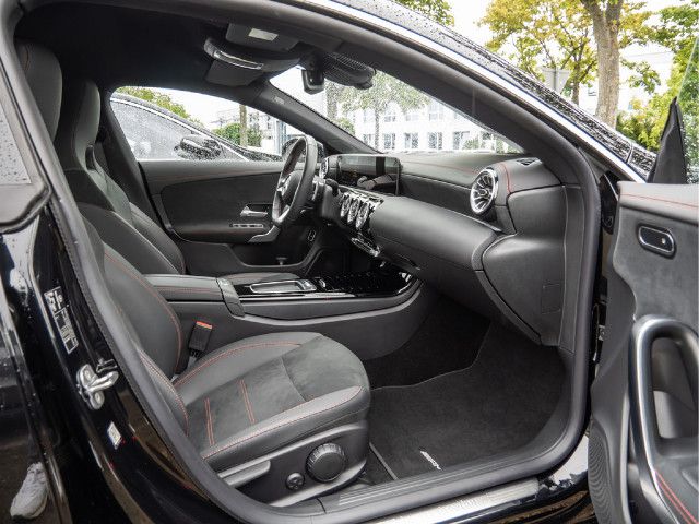 Mercedes-Benz CLA 220