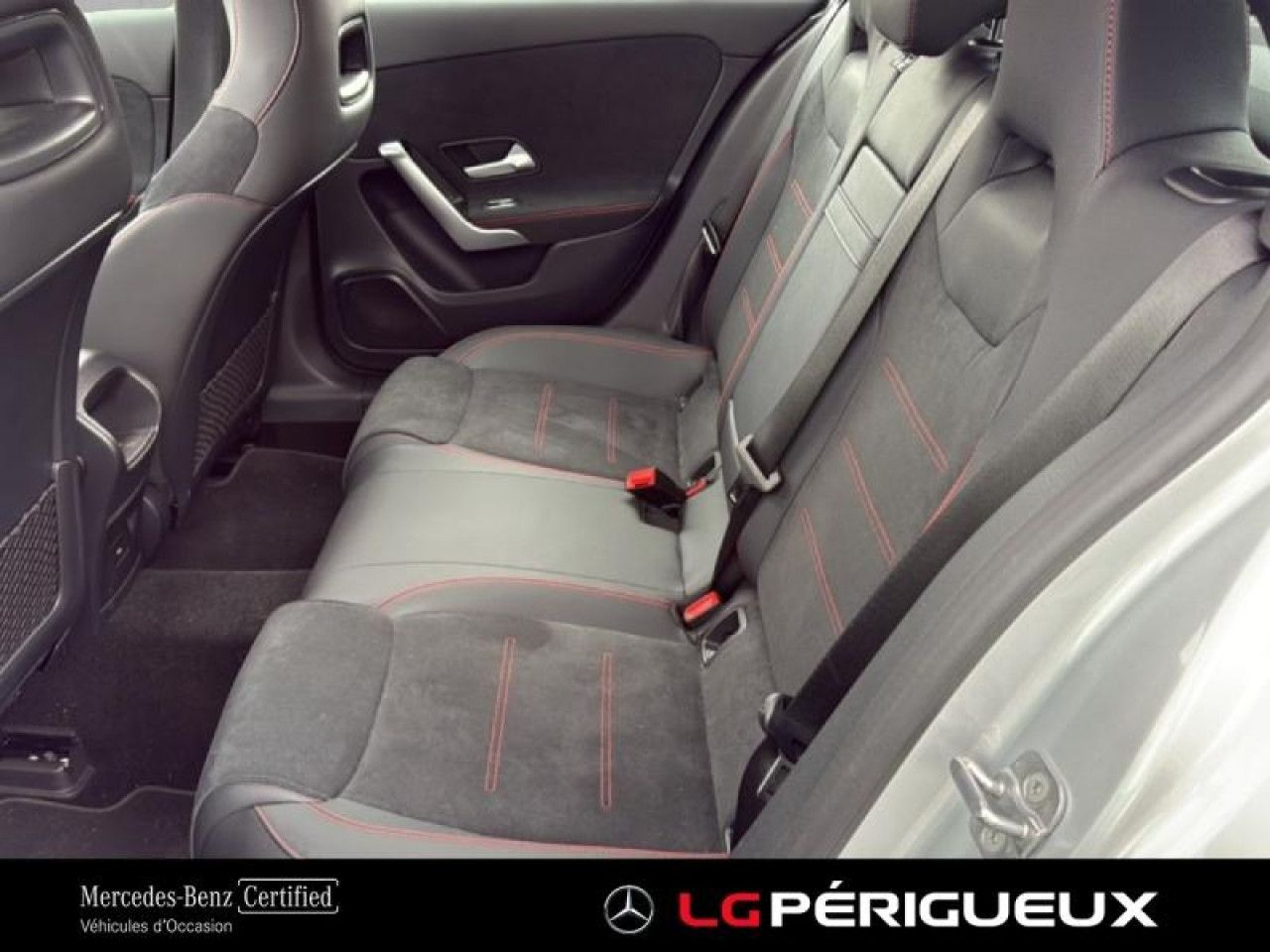 Photo du v&eacute;hicule 14 / 18