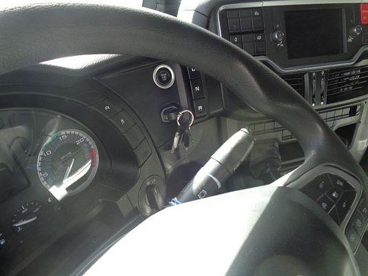 Vehicle image 8 / 9