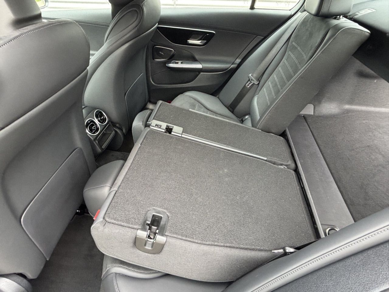 Mercedes-Benz C-Klasse – Bild 17