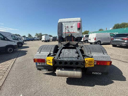 Vehicle image 11 / 13